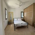 別荘 Beachfront House St Spiridon アンティパロス島