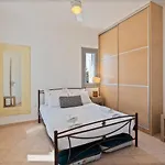 Beachfront House St Spiridon * アンティパロス島