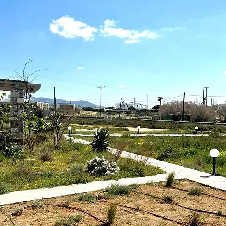 Beachfront House St Spiridon بيت للعطل