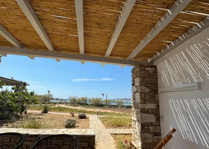 بيت للعطل Beachfront House St Spiridon *