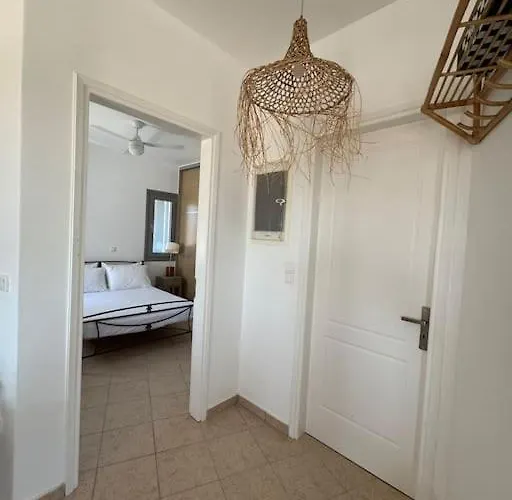 بيت للعطل Beachfront House St Spiridon