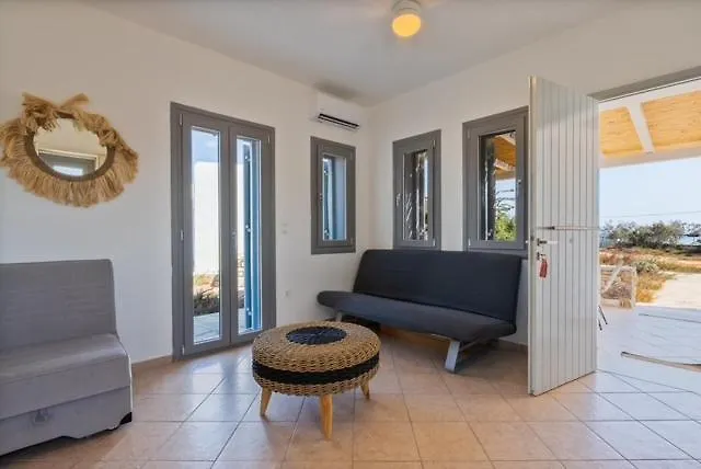 بيت للعطل Beachfront House St Spiridon