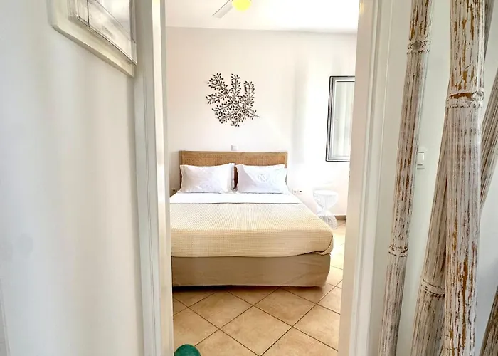 بيت للعطل Beachfront House St Spiridon أنديباروس