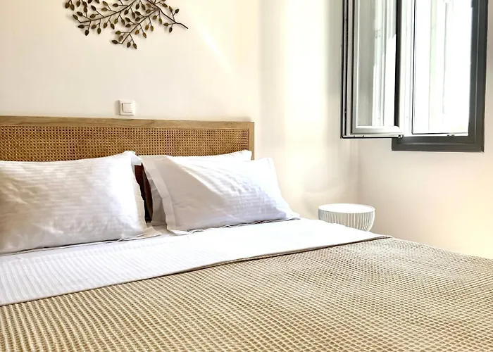 Beachfront House St Spiridon * أنديباروس