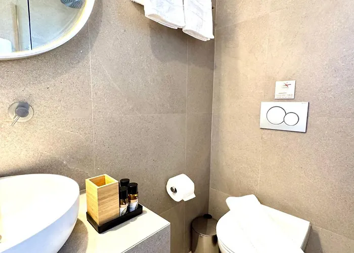 بيت للعطل Beachfront House St Spiridon *