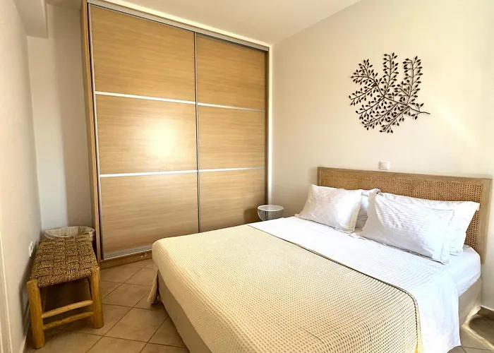 Beachfront House St Spiridon *