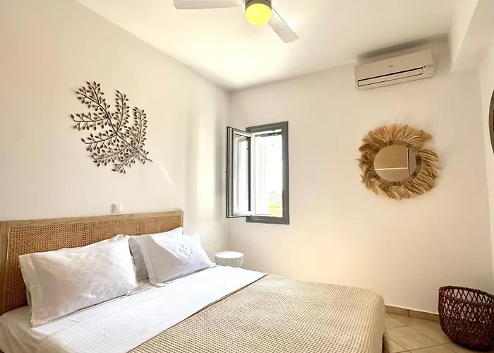 Beachfront House St Spiridon * أنديباروس