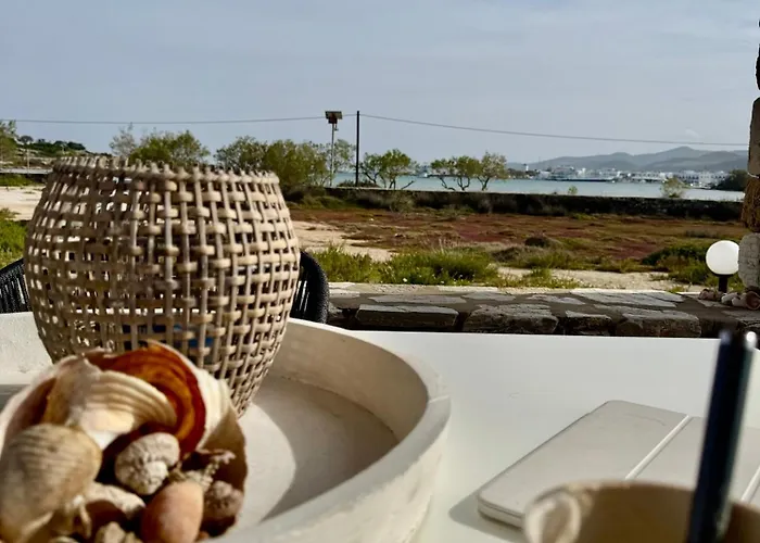 بيت للعطل Beachfront House St Spiridon *