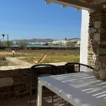 Beachfront House St Spiridon Hébergement de vacances