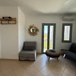 Feriehus Beachfront House St Spiridon *