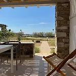 Feriehus Beachfront House St Spiridon *