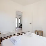 Hébergement de vacances Beachfront House St Spiridon *