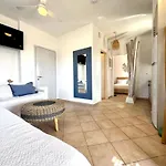 Beachfront House St Spiridon * Andiparos