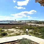Hébergement de vacances Beachfront House St Spiridon *