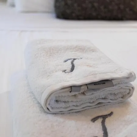 Hébergement de vacances Beachfront House St Spiridon *