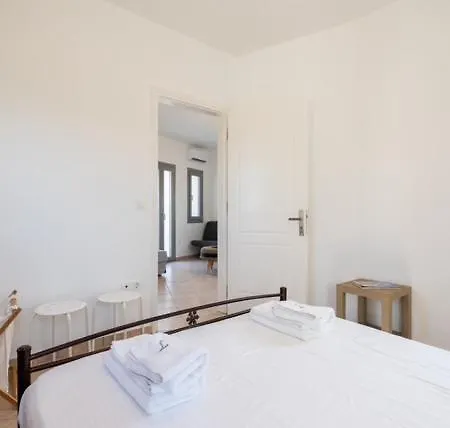 Semesterbostad Beachfront House St Spiridon *