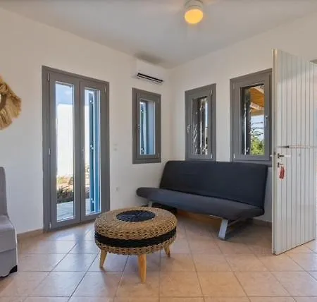 Vakantiehuis Beachfront House St Spiridon