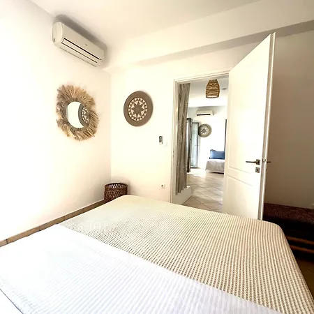 Semesterbostad Beachfront House St Spiridon *
