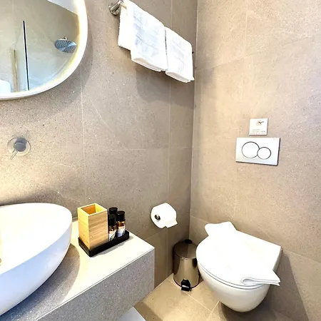 Hébergement de vacances Beachfront House St Spiridon *