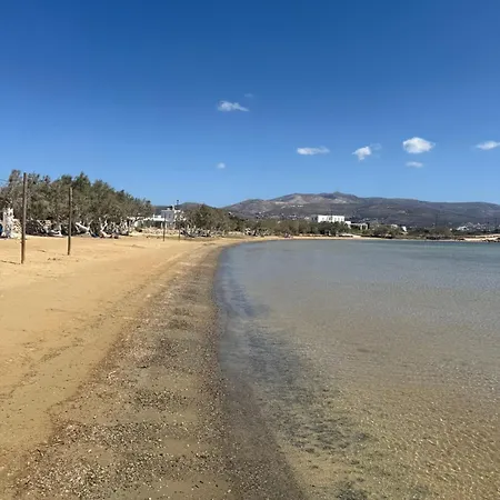 Beachfront House St Spiridon Hébergement de vacances *
