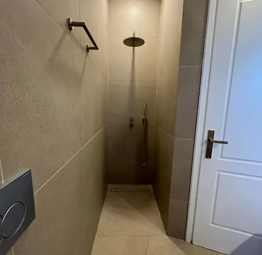 Beachfront House St Spiridon Дом отдыха *